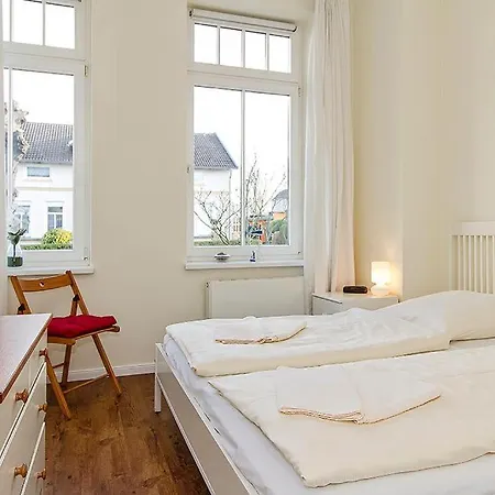 Apartment Strandstrasse 16 Strandstrasse 16-02 Kuehlungsborn